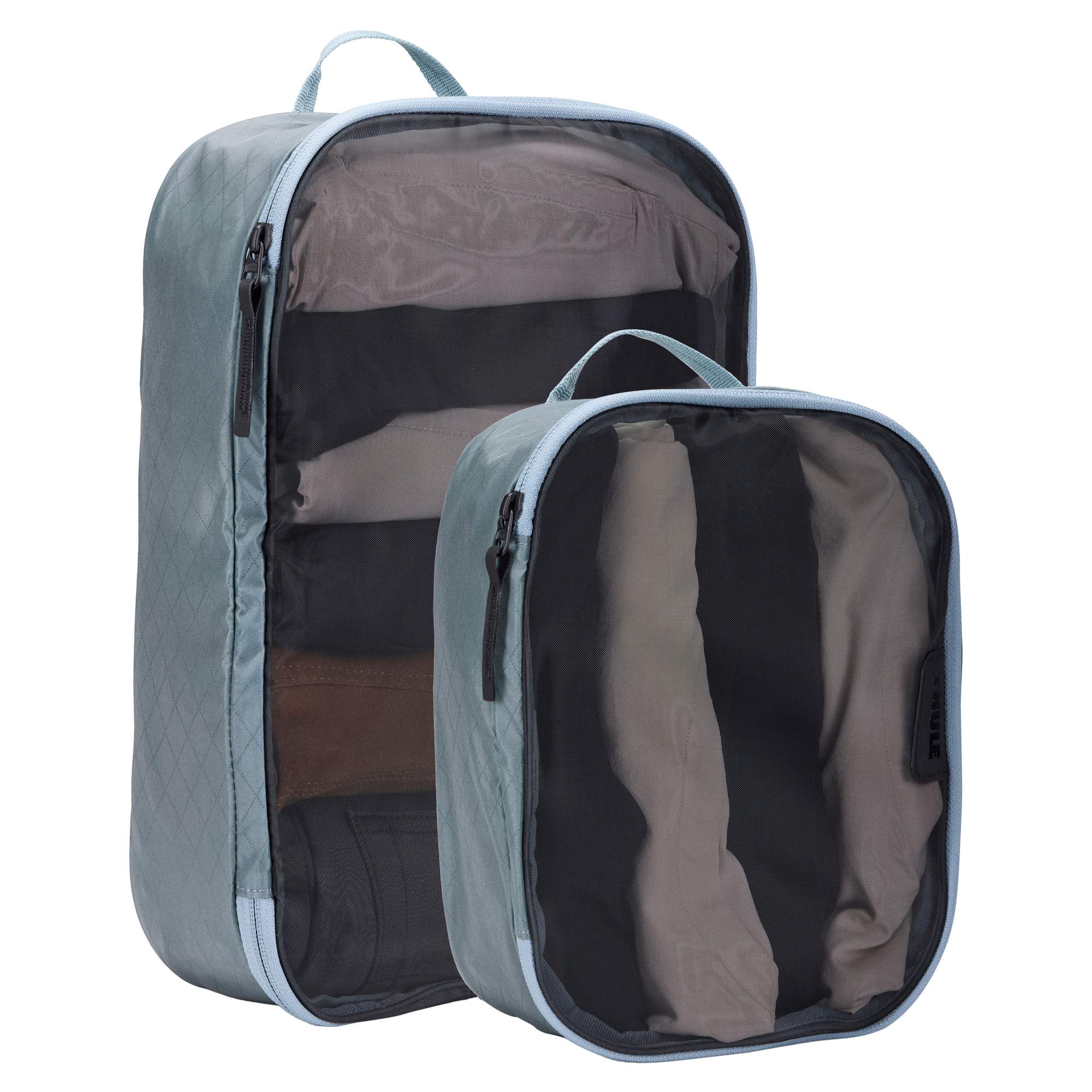 Transparente Gepäckorganizer im 2er-Set Das Packing Cube Set - Pond Gray enthält einen mittleren und einen kleinen Gepäckorganizer
